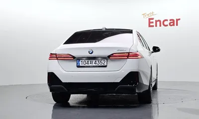 BMW 5-Series 2024, 25434 км, за 39057.37 USD