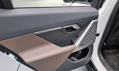 BMW 5-Series 2024, 25434 км, за 38744.53 USD - фото 25