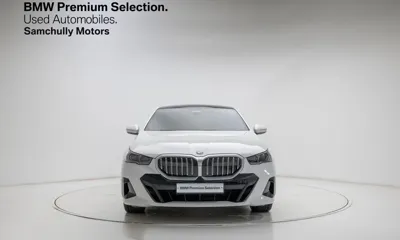 BMW 5-Series 2024, 24100 км, за 42995.93 USD