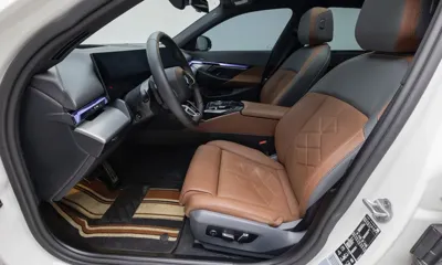 BMW 5-Series 2024, 24100 км, за 42995.93 USD - фото 11