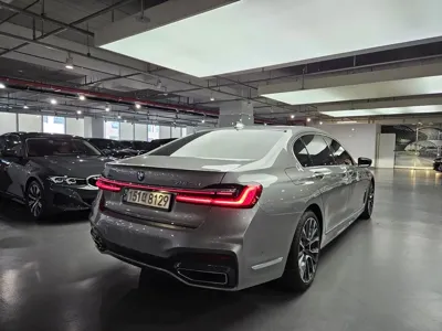 BMW 7-Series 2021, 163000 км, за 27322.43 USD