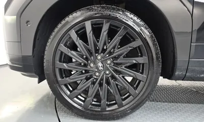Hyundai Santafe 2025, 27543 км, за 22725.78 USD