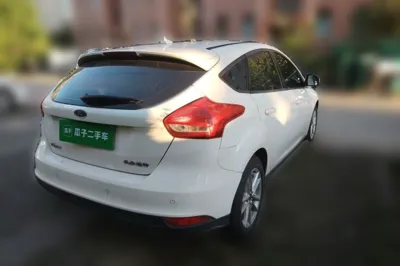 Ford Focus 2015, 55800 км, за 4129 USD - фото 6
