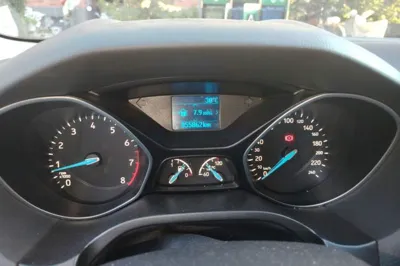 Ford Focus 2015, 55800 км, за 4129 USD - фото 12