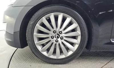 Hyundai Equus 2014, 190574 км, за 6117.27 USD