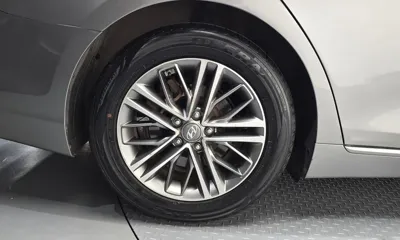 Hyundai Grandeur 2018, 153731 км, за 6892.48 USD