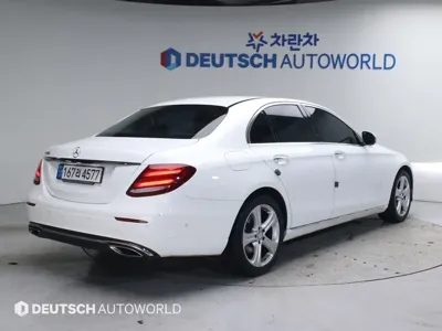Mercedes-Benz E-Class 2017, 165800 км, за 9706.85 USD