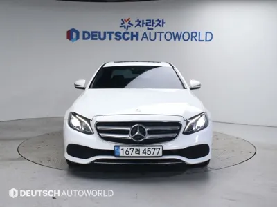 Mercedes-Benz E-Class 2017, 165800 км, за 9706.85 USD
