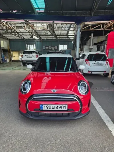 MINI Cooper · 2023 год