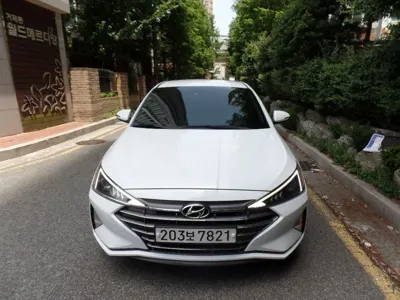 Hyundai Avante 2020, 76679 км, за 8730.47 USD