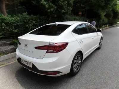 Hyundai Avante 2020, 76679 км, за 8730.47 USD