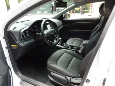 Hyundai Avante 2020, 76679 км, за 8730.47 USD - фото 12
