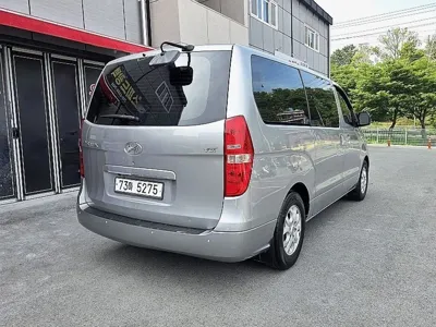 Hyundai Starex 2015, 117061 км, за 6370.67 USD