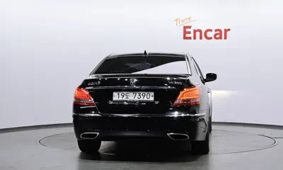 Hyundai Equus 2012, 142407 км, за 3633.96 USD