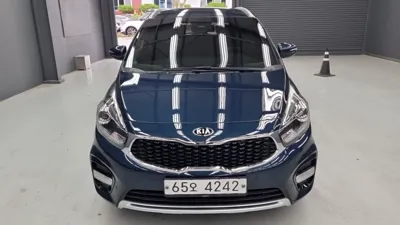 Kia Carens 2017, 158334 км, за 5730.28 USD