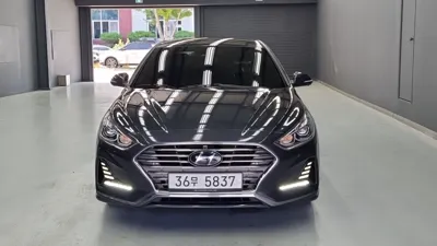 Hyundai Sonata 2018, 135122 км, за 7870.55 USD