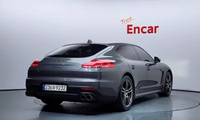 Porsche Panamera 2014, 135838 км, за 18314.3 USD