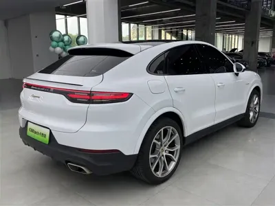 Porsche Cayenne Hybrid 2020, 48300 км, за 53707.02 USD
