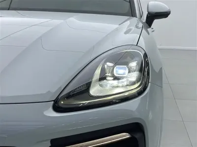 Porsche Cayenne Hybrid 2020, 48300 км, за 53707.02 USD - фото 12