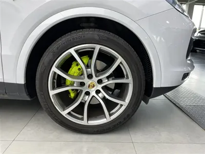 Porsche Cayenne Hybrid 2020, 48300 км, за 53707.02 USD - фото 13