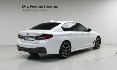 BMW 5-Series 2023, 57725 км, за 27035.84 USD