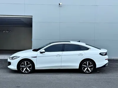 Volkswagen Lamando 2022, 16000 км, за 7125.66 USD