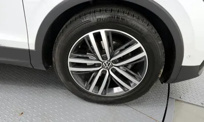 Volkswagen Tiguan 2021, 80208 км, за 19337.73 USD