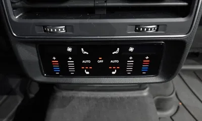 Audi Q8 2021, 75535 км, за 36872.98 USD - фото 18