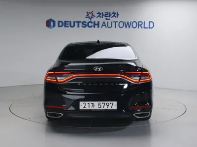 Hyundai Grandeur 2017, 97063 км, за 9641.7 USD