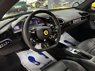 Ferrari 296 2022, 11200 км, за 204823.23 USD