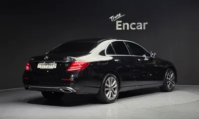 Mercedes-Benz E-Class 2019, 88213 км, за 16804.52 USD