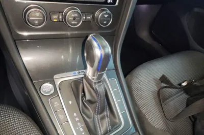 Volkswagen Golf Pure Electric 2020, 76900 км, за 9106 USD - фото 21