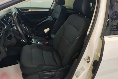 Volkswagen Golf Pure Electric 2020, 76900 км, за 9106 USD - фото 22