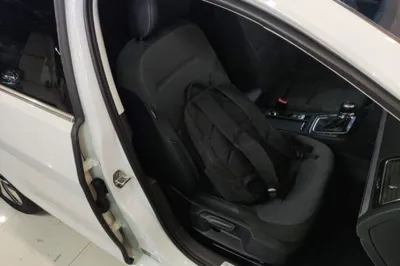 Volkswagen Golf Pure Electric 2020, 76900 км, за 9106 USD - фото 24