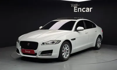 Jaguar XF · 2016 год