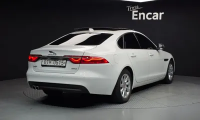 Jaguar XF 2016, 152158 км, за 3275.57 USD