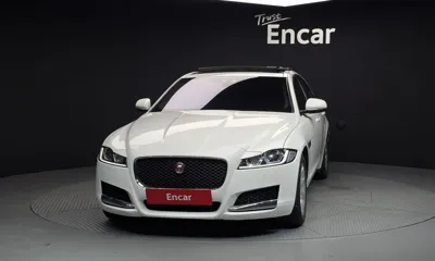 Jaguar XF 2016, 152158 км, за 3275.57 USD
