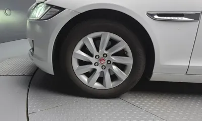 Jaguar XF 2016, 152158 км, за 3275.57 USD