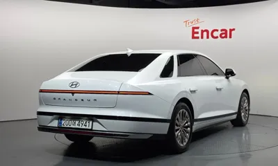 Hyundai Grandeur 2023, 73865 км, за 16856.17 USD