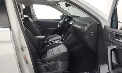 Volkswagen Tiguan 2022, 46761 км, за 17839.44 USD - фото 11