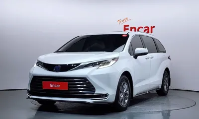 Toyota Sienna · 2024 год