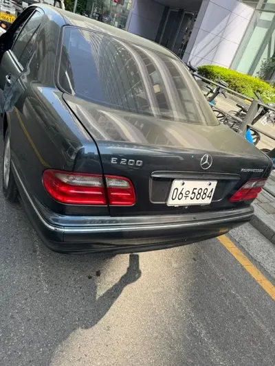 Mercedes-Benz E-Class 2001, 88347 км, за 6610.26 USD