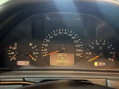 Mercedes-Benz E-Class 2001, 88347 км, за 6610.26 USD