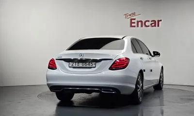 Mercedes-Benz C-Class 2016, 52115 км, за 10245.91 USD