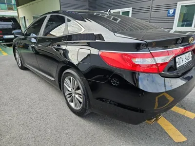 Hyundai Grandeur 2016, 196726 км, за 3250.82 USD