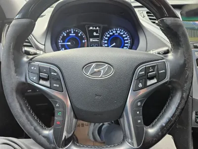 Hyundai Grandeur 2016, 196726 км, за 3250.82 USD