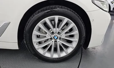 BMW 5-Series 2021, 38806 км, за 22297.33 USD
