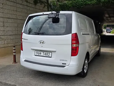 Hyundai Starex 2014, 258048 км, за 3041.48 USD