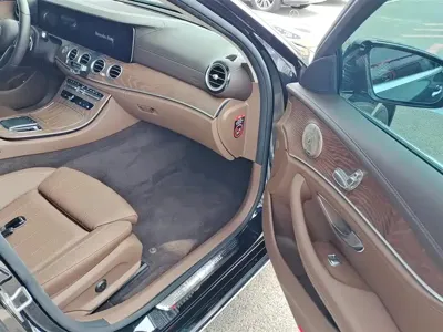 Mercedes-Benz E-Class 2022, 67800 км, за 31635.64 USD - фото 8