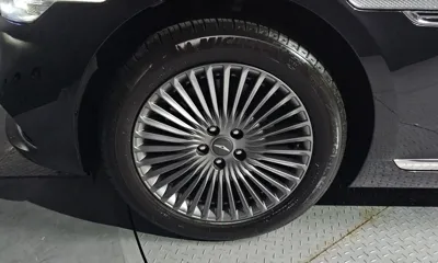 Genesis G90 2022, 56823 км, за 23565.71 USD